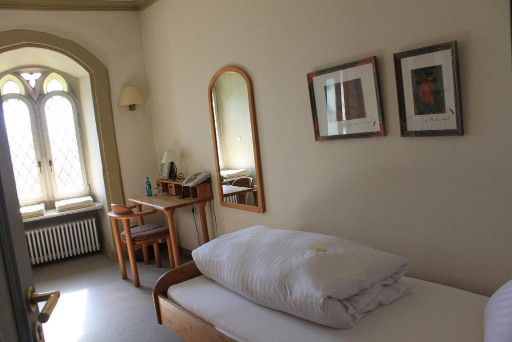 ホテルSchloss Neuburg モースバッハ 部屋 写真