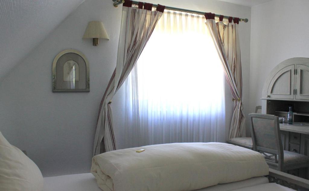 ホテルSchloss Neuburg モースバッハ 部屋 写真